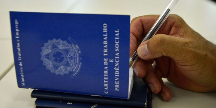 Entidades lançam campanha por revogação da reforma trabalhista, que "vendeu ilusões"